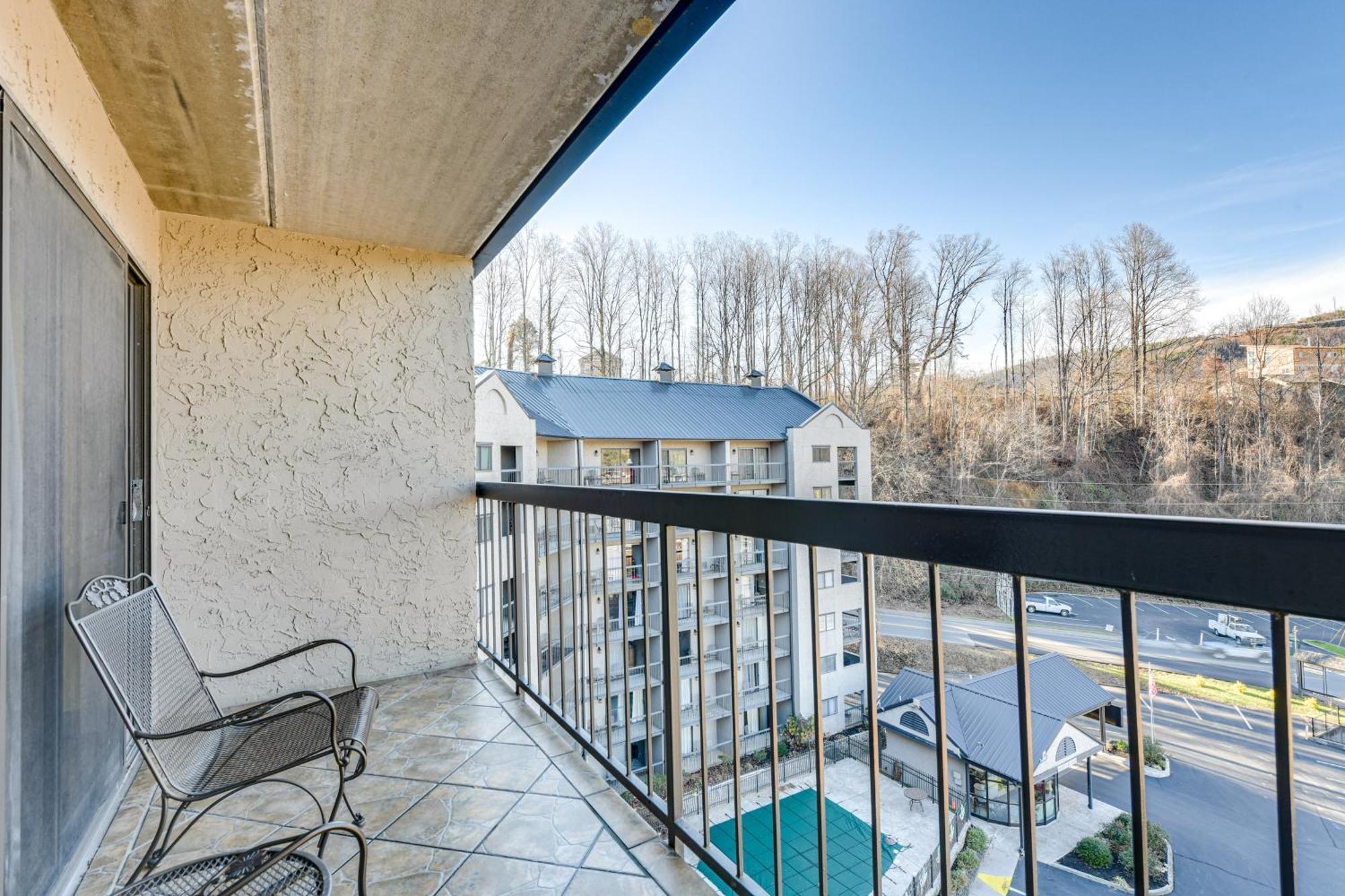 Downtown Gatlinburg Condo With Community Pool! Exterior foto